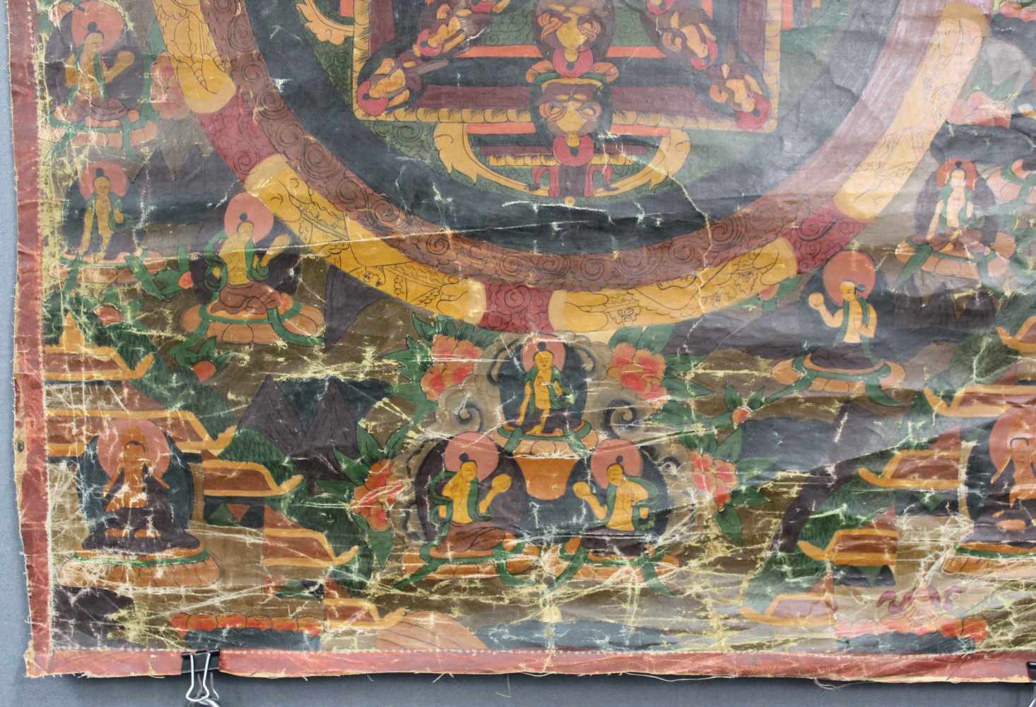 Mandala, China / Tibet alt. Die 3 Architekturkreise mit Aufrissbestandteilen.79 cm x 56 cm. Gemälde. - Image 2 of 9