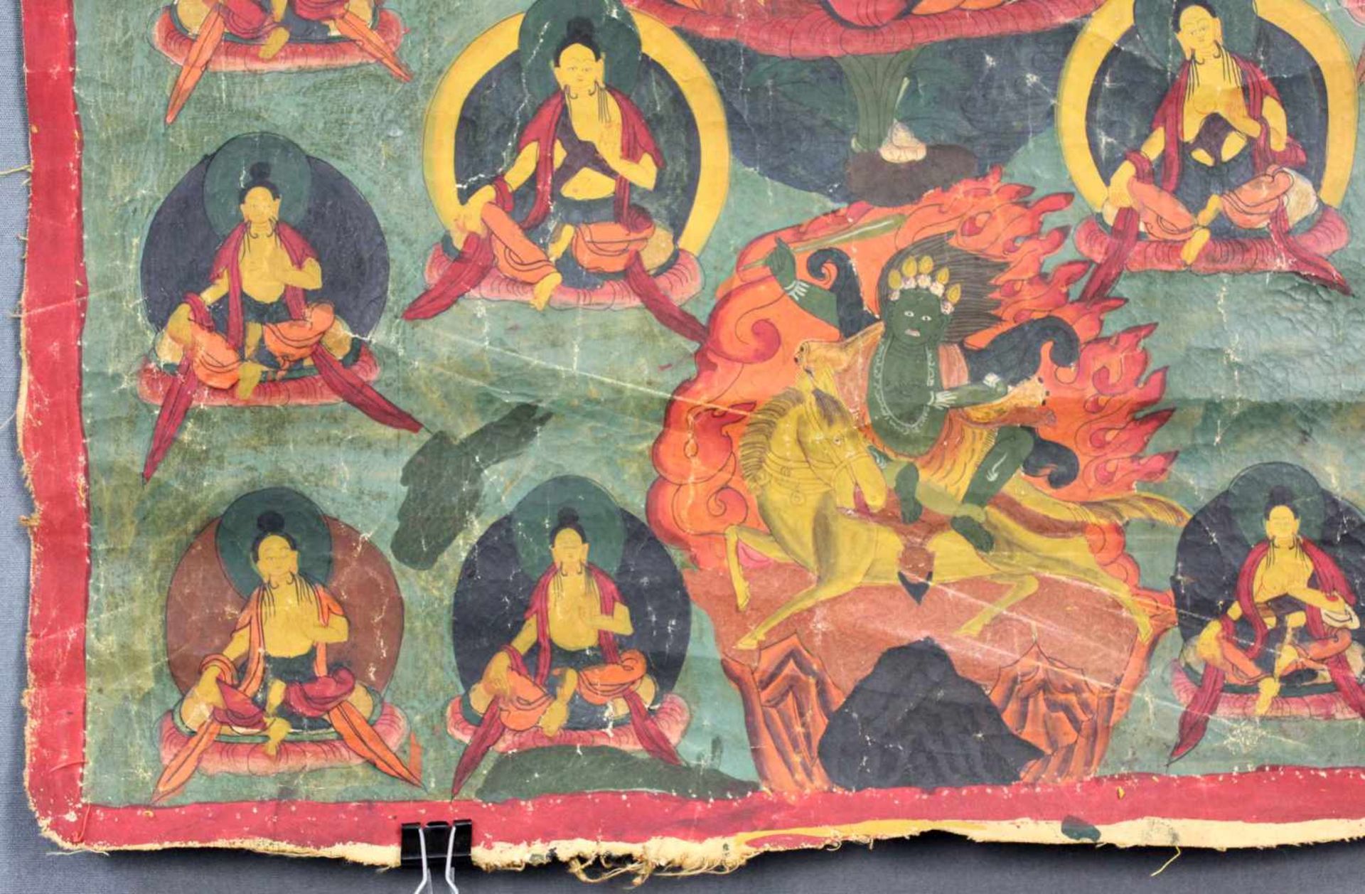 Tara ? in aktiver Pose auf dem Lotusthron. Thangka, China / Tibet alt.60 cm x 47 cm. Gemälde. Die - Image 3 of 10