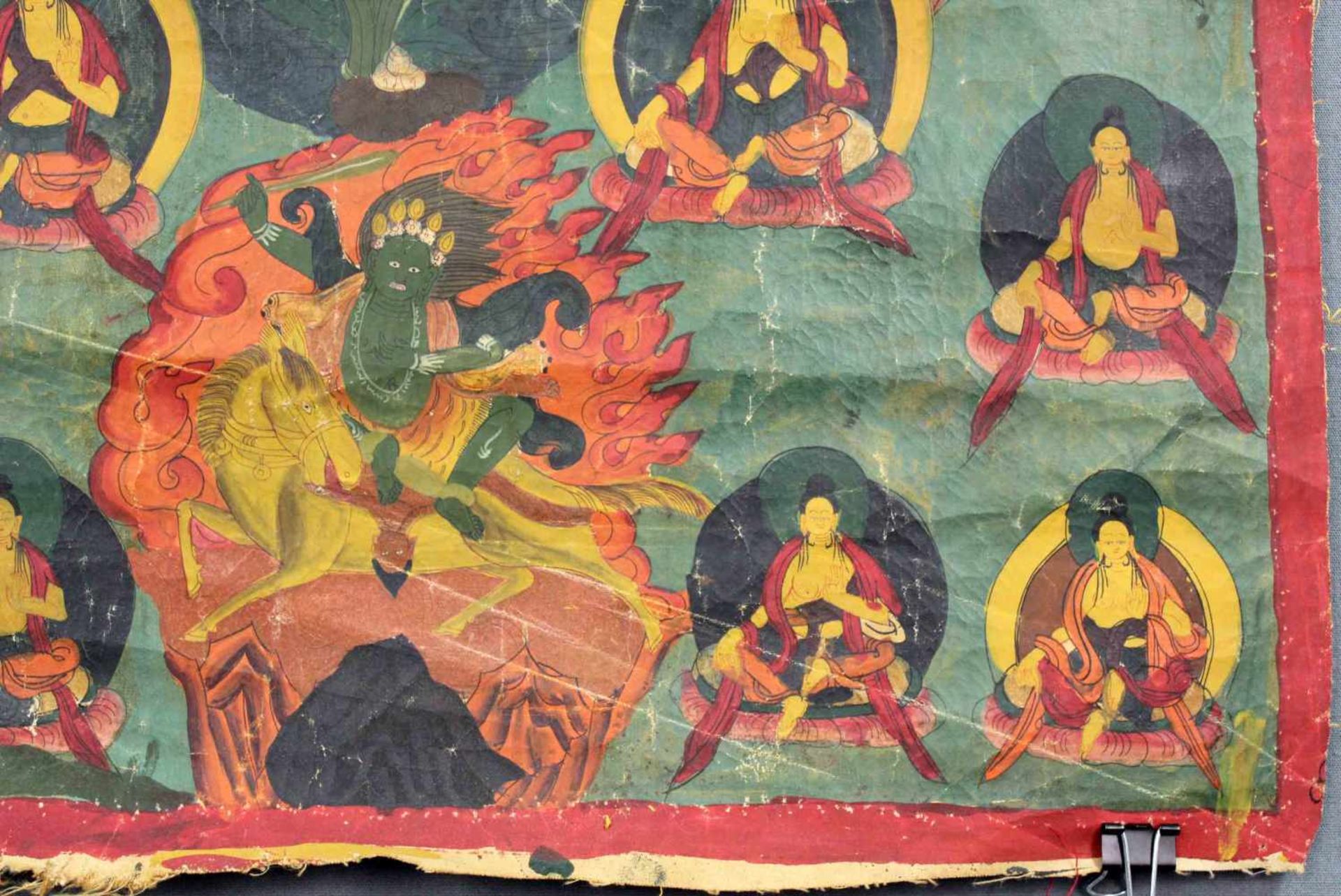 Tara ? in aktiver Pose auf dem Lotusthron. Thangka, China / Tibet alt.60 cm x 47 cm. Gemälde. Die - Image 4 of 10