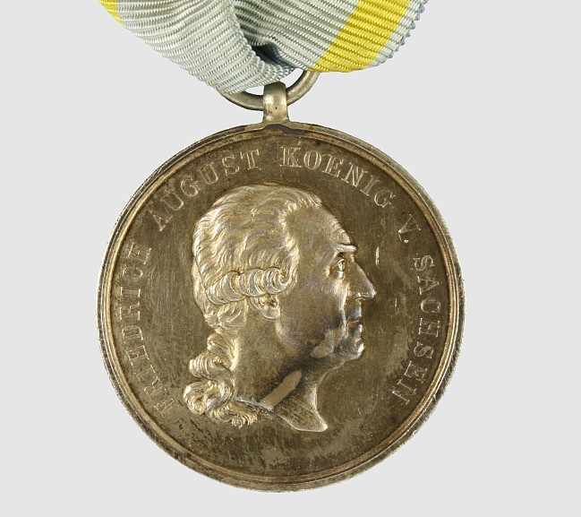 St. Heinrichs-Medaillein Silber. Silber mit Stempelschneider "F.U.", am BandII