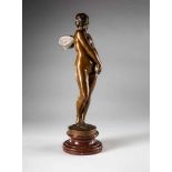 Erotische Jugendstilfigur "Psyche"Bronze fein patiniert. Stehende nackte Schönheit mit Flügeln auf