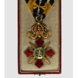 Militärverdienst-Orden,Offizierskreuz (IV. Klasse). Kreuz vergoldet und emailliert, am