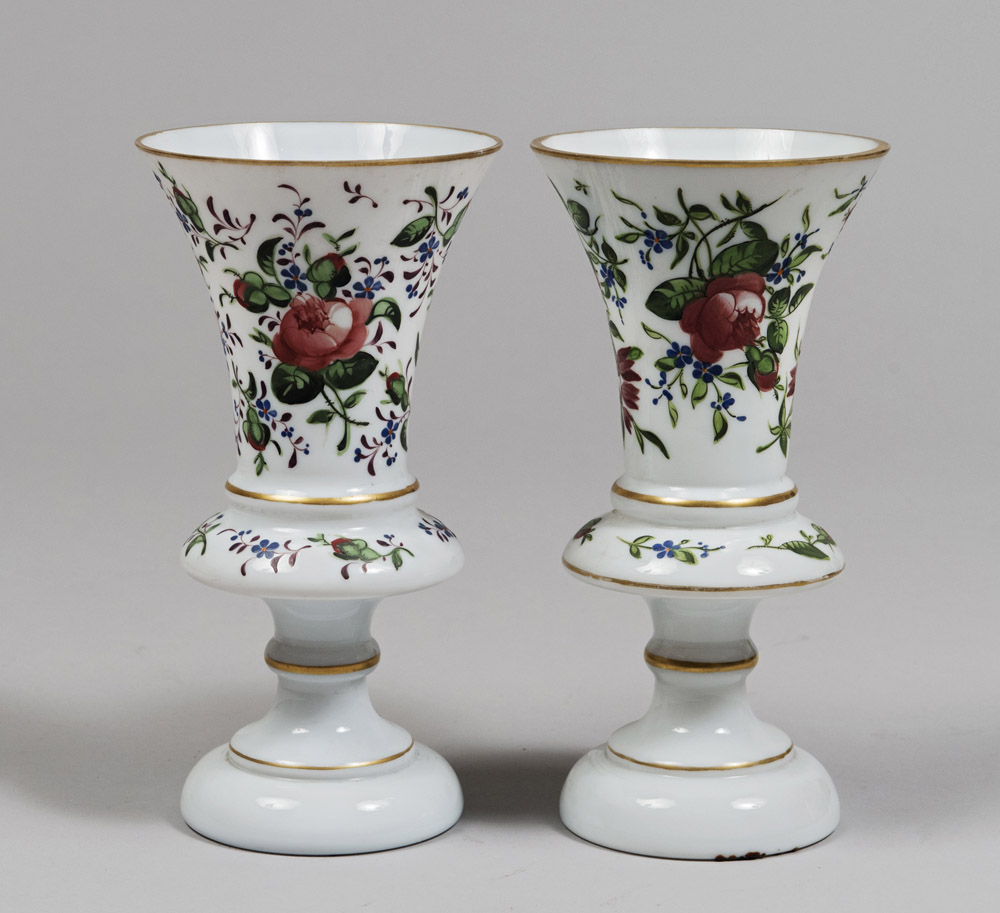 A PAIR OF OPALINE VASES, 20TH CENTURY entirely painted with roses. h. cm. 23. COPPIA DI VASETTI IN
