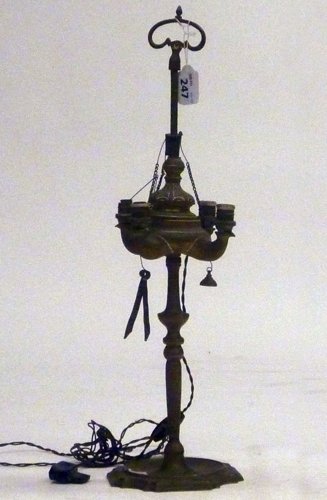 FLORENTINE BRASS LAMP, LATE 19TH CENTURY. h. cm. 56. LAMPADA FIORENTINA IN OTTONE, FINE XIX SECOLO a