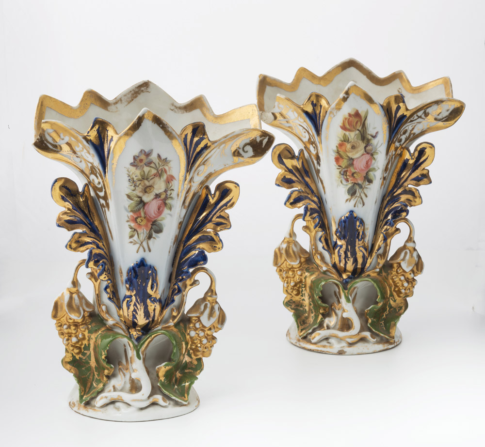 PAIR OF VASES IN PORCELAIN, PERIOD LUIGI FILIPPO of polychrome enamels, decorated with flowers and