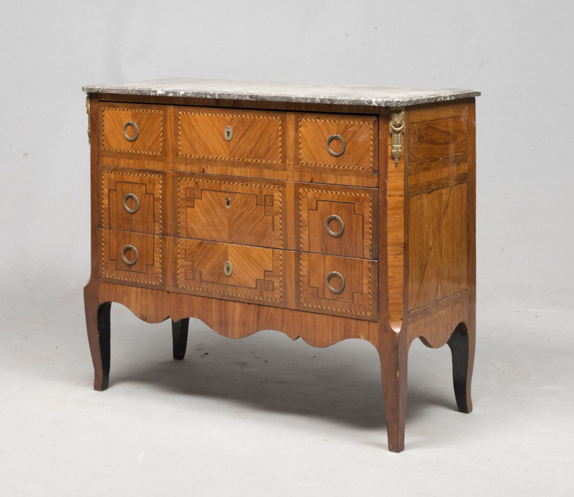 BEAUTIFUL COMMODE IN ROSEWOOD, FRANCE TRANSITION PERIOD with reserves and threading in violet wood
