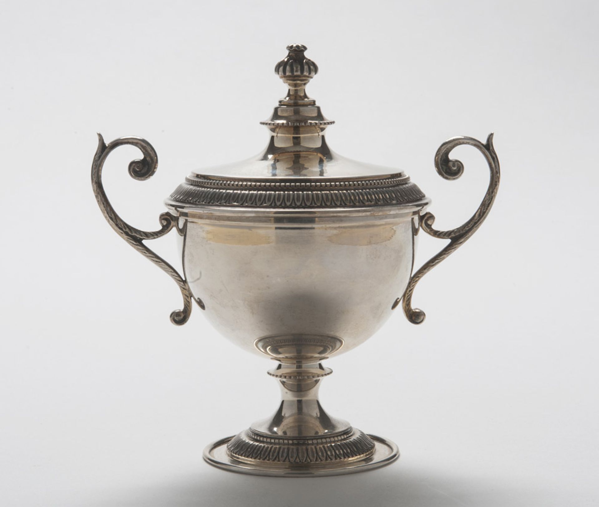 SILVER SUGAR BOWL, 20TH CENTURY with inside gilded and you hem godronati. Measures cm. 17 x 11 x 17,