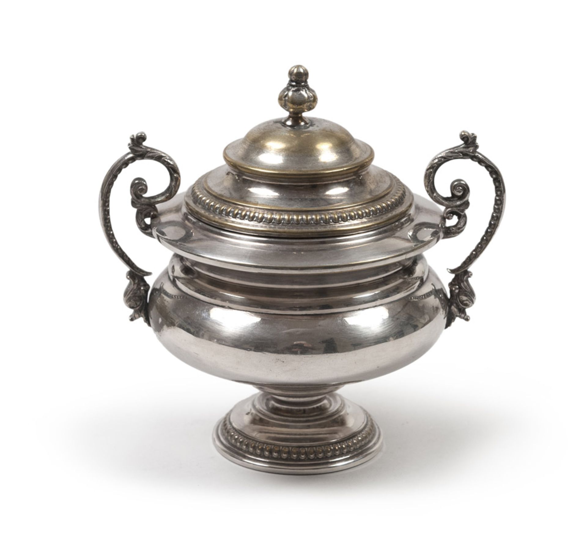 SUGAR BOWL IN SILVER, 20TH CENTURY with pearly edges. Measures cm. 17 x 17 x 13, weight gr. 373.