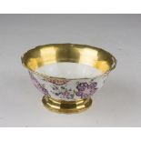PORCELAIN CUP, 19TH CENTURY to white enamel and polychrome, with decorum to flowers. Measures cm. 10