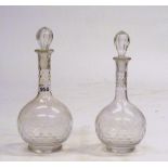 PAIR OF BOTTLES, 20TH CENTURY in cut crystal, with sphere body and faceted corks. h. cm. 32.