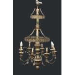 CHANDELIER IN LACQUERED WOOD, BEGINNING OF 20TH CENTURY green ground with finishing in gold. Eight