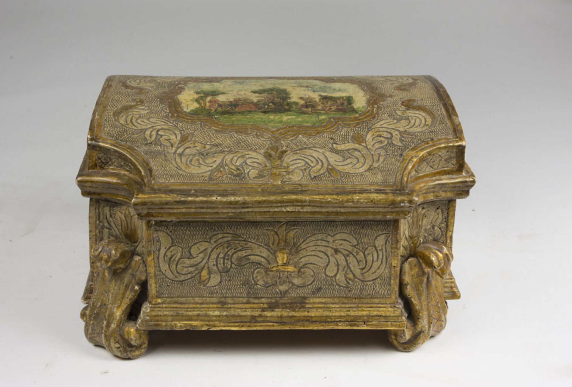 CASKET OF POOR ART, PROBABLY VENICE 18TH CENTURY in gilt wood, cover painted with aristocratic