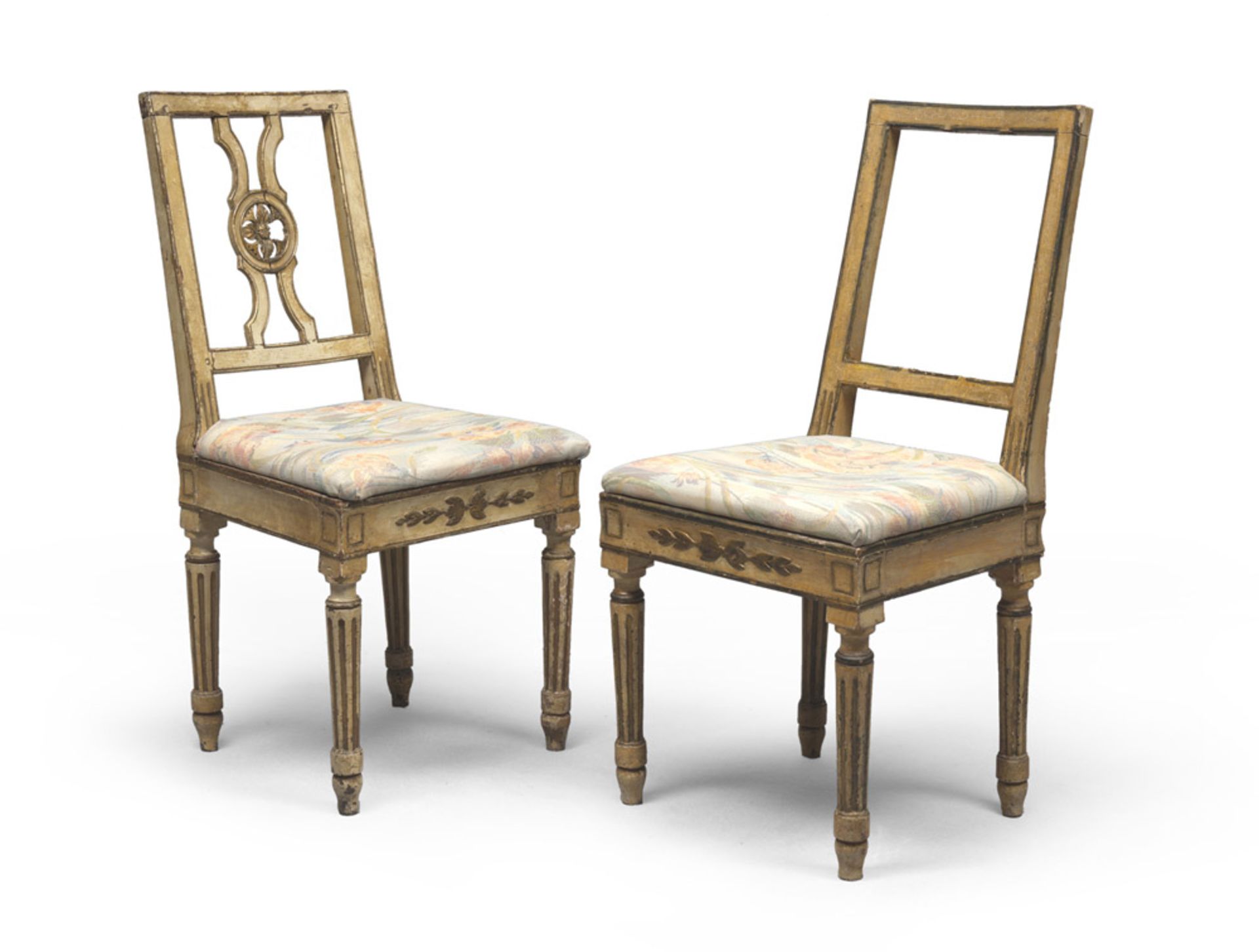 A PAIR OF WHITE AND GOLD LACQUERED WOODEN CHAIRS, NAPLES LATE 18TH CENTURY. Measures cm. 92 x 44 x