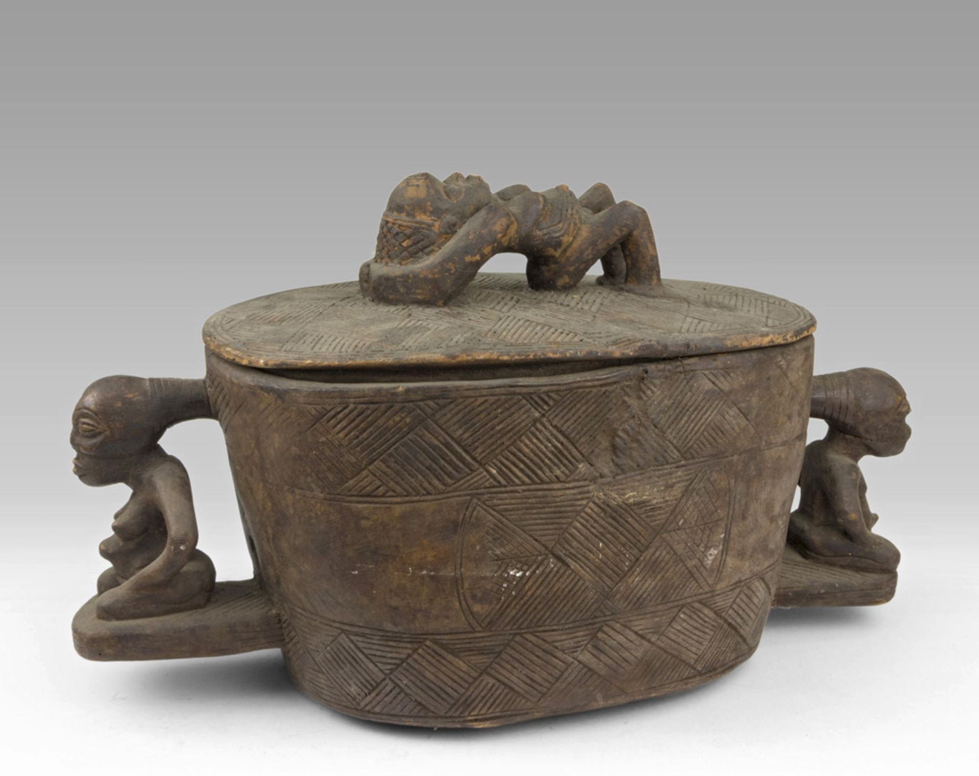 RITUAL BASKET, KUBA ZAIRE 20TH CENTURY