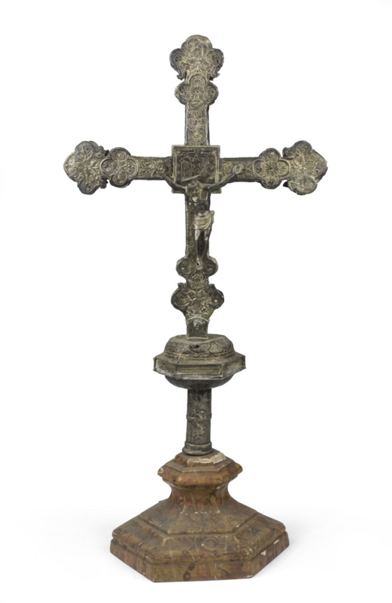 PROCESSIONAL CROSS, 16TH CENTURY in wood and silver. Front of the Cross with figure of the Christ.