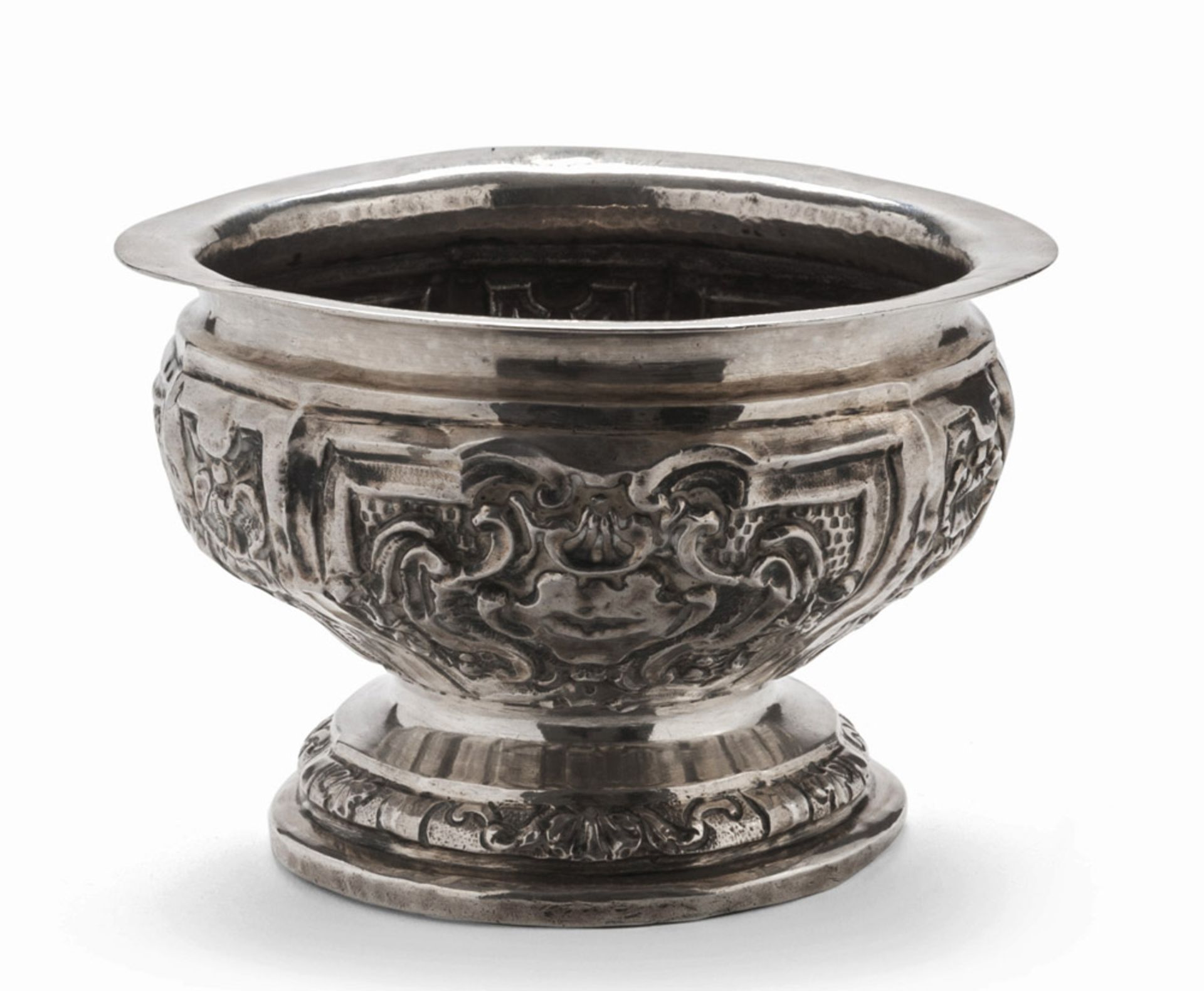 SMALL SILVER BASIN, PUNCH PAPAL STATE 19TH CENTURY entirely embossed to coats of arms and