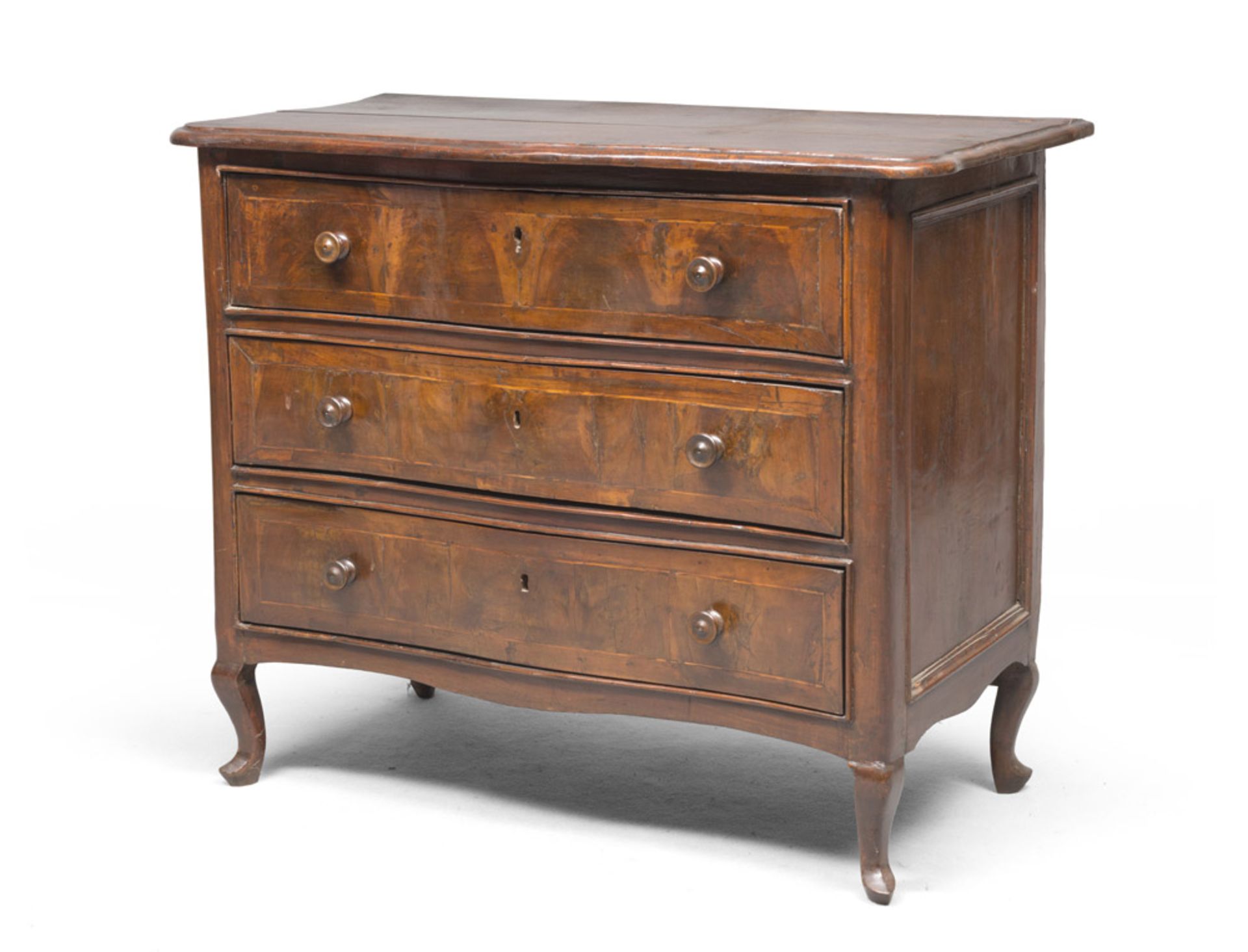 SMALL WALNUT COMMODE, ROME 18TH CENTURY top with moved edges and front with three drawers with