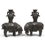 A PAIR OF BRONZE VASES, CHINA FIRST HALF 20TH CENTURY