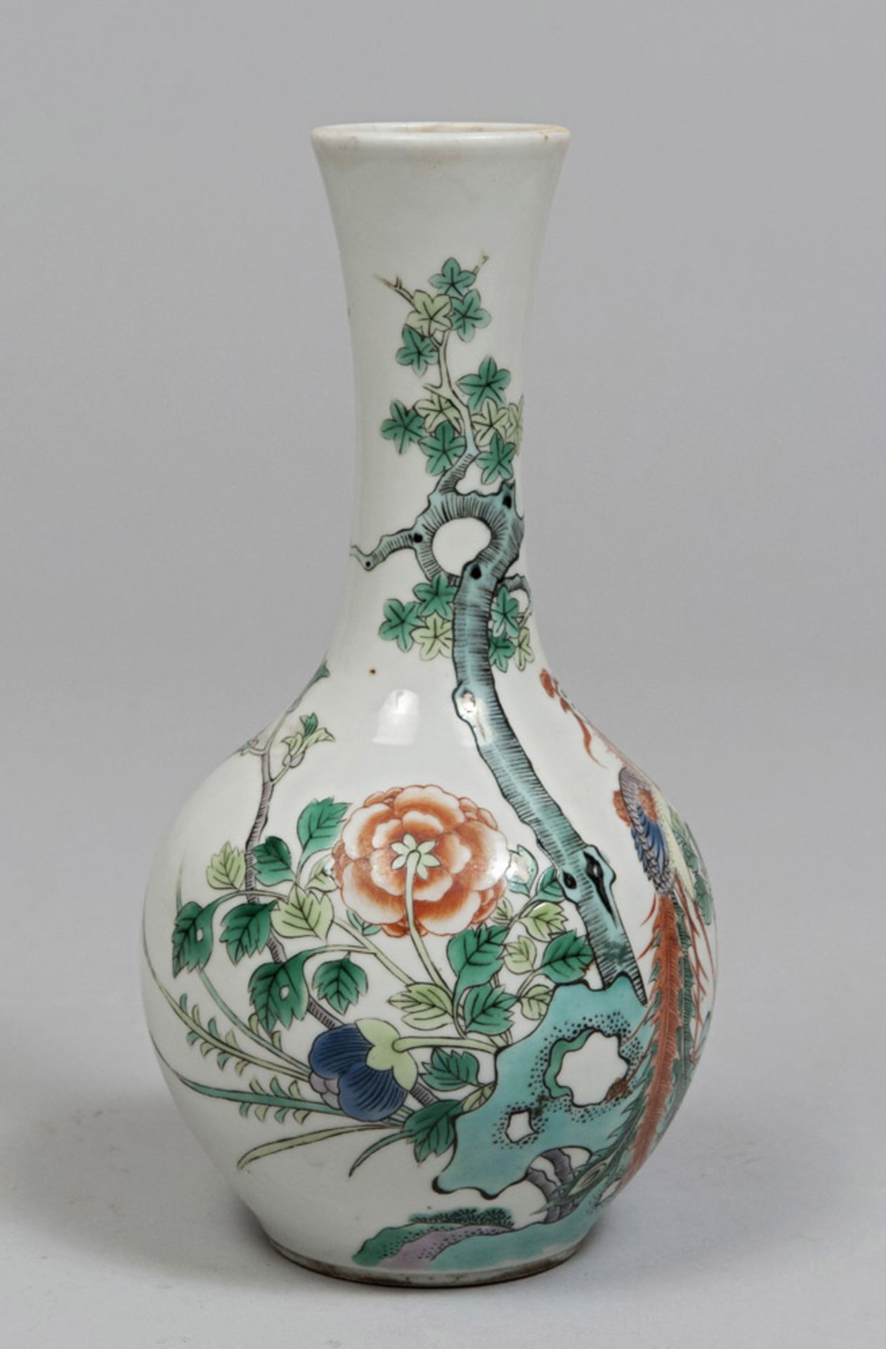 A CHINESE POLYCHROME PORCELAIN VASE, 20TH CENTURY