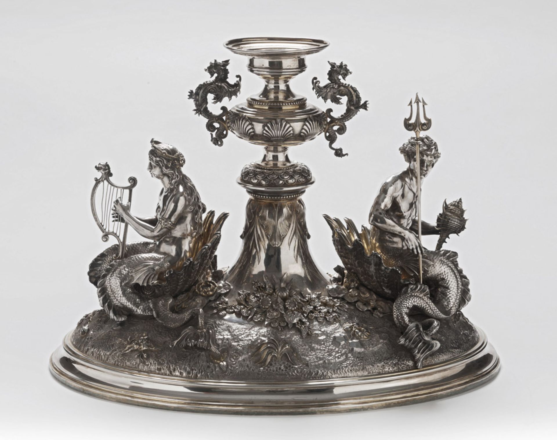 BEAUTIFUL SILVER CENTERPIECE, PROBABLY ITALY EARLY 20TH CENTURY with central candlestick decoraed by
