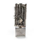 ARNALDO POMODORO (Morciano di Romagna 1926) Stele, 1977 Bronzo argentato, ex. 128/300 Misure cm.