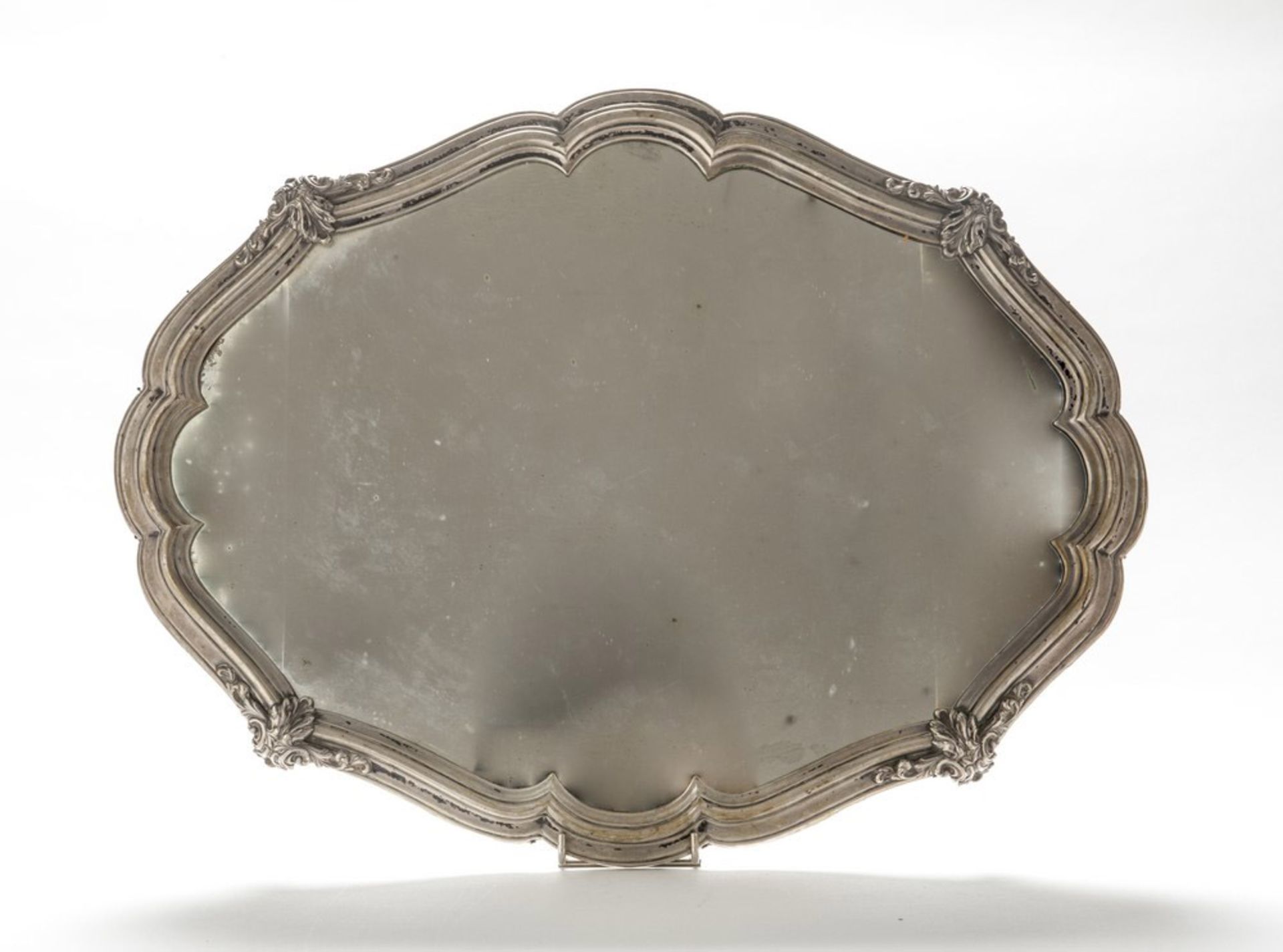 SILVER CENTERPIECE WITH MIRROR, PUNCH ALEXANDRIA 1944/1968 Silversmith 'Cesa SC.' Title 800/1000.