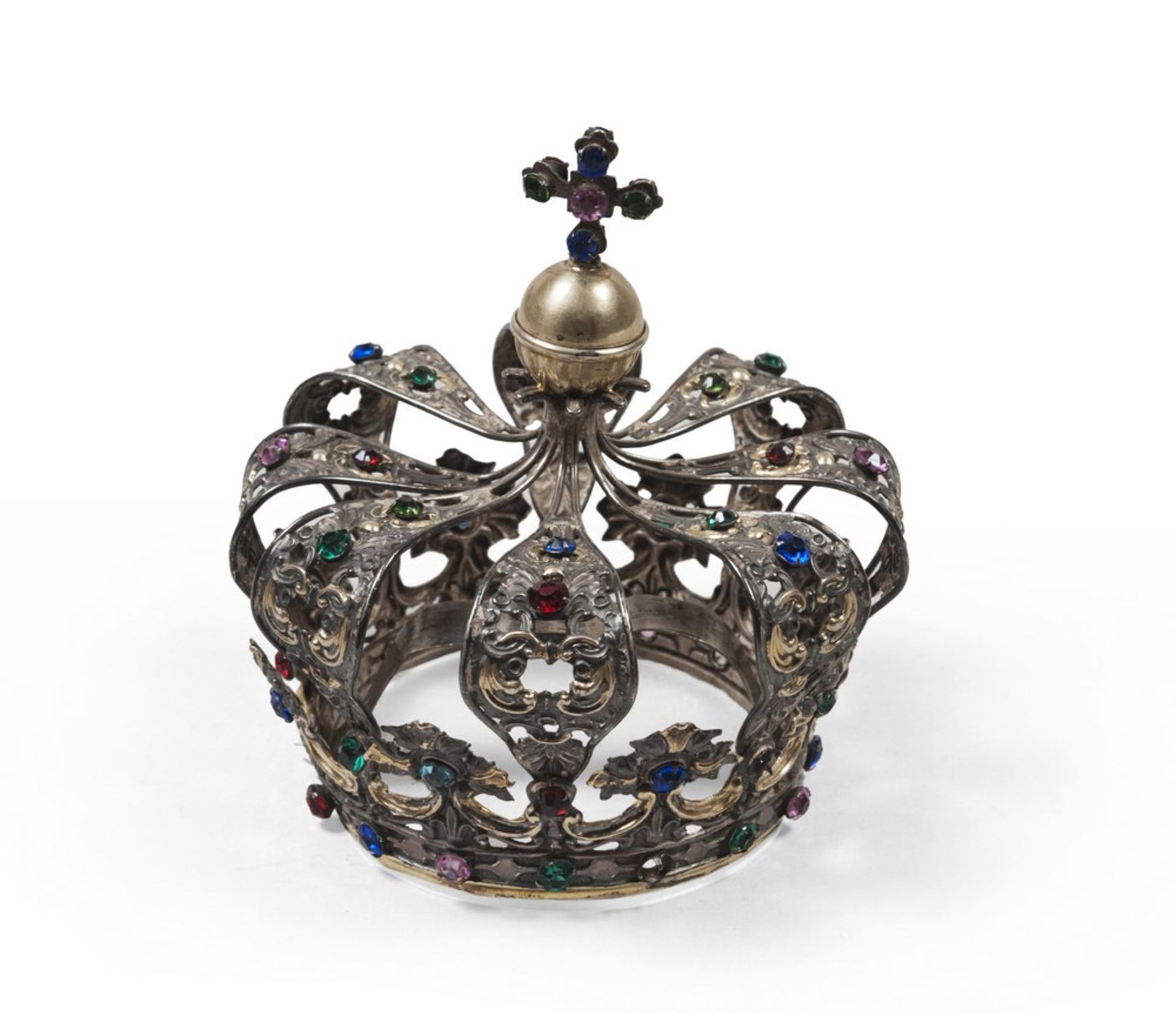 SMALL SILVER CROWN, EARLY 20TH CENTURY with large ribbons, embossed with vegetable motifs, with
