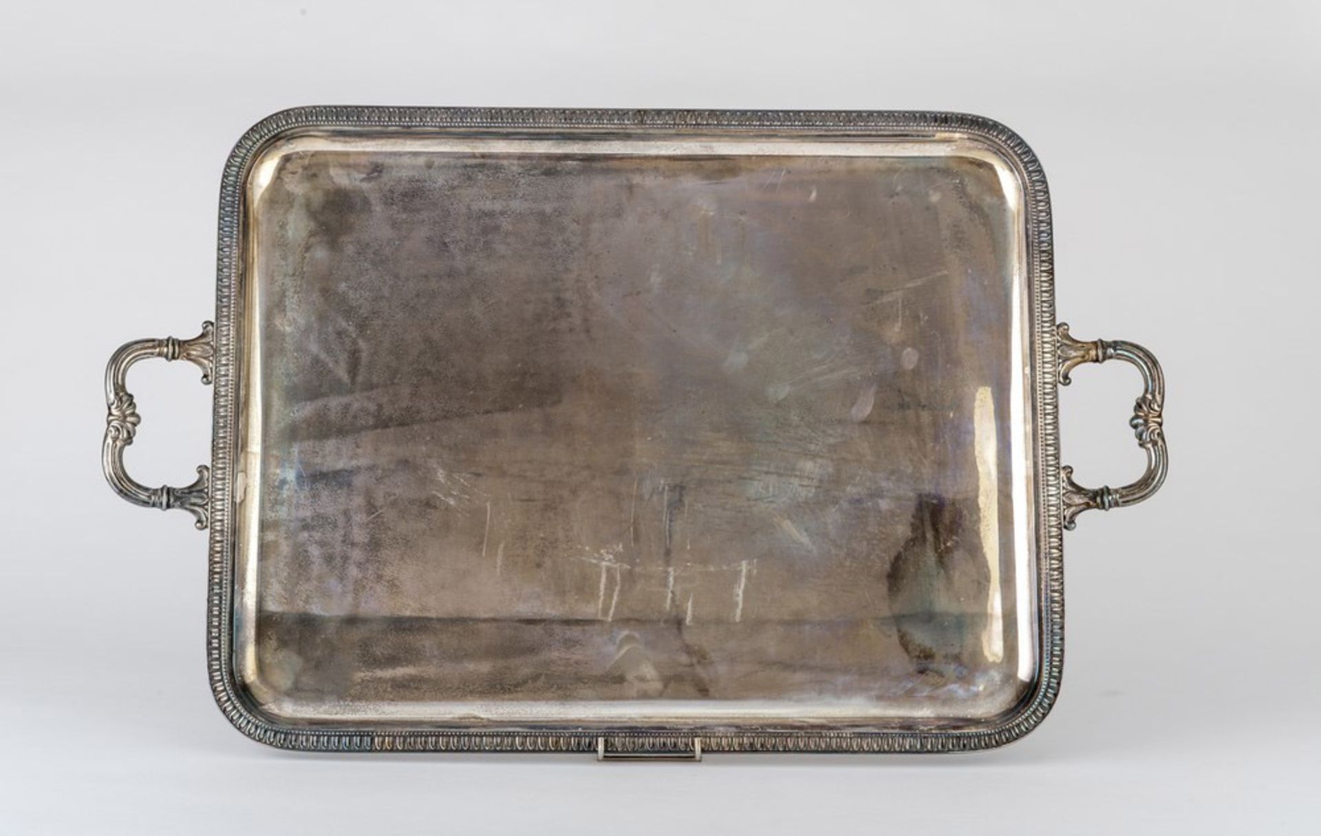 SILVER TRAY, PUNCH KINGDOM OF ITALY 1934/1944 Title 800/1000. Measures cm. 66 x 42, weight gr. 3169.