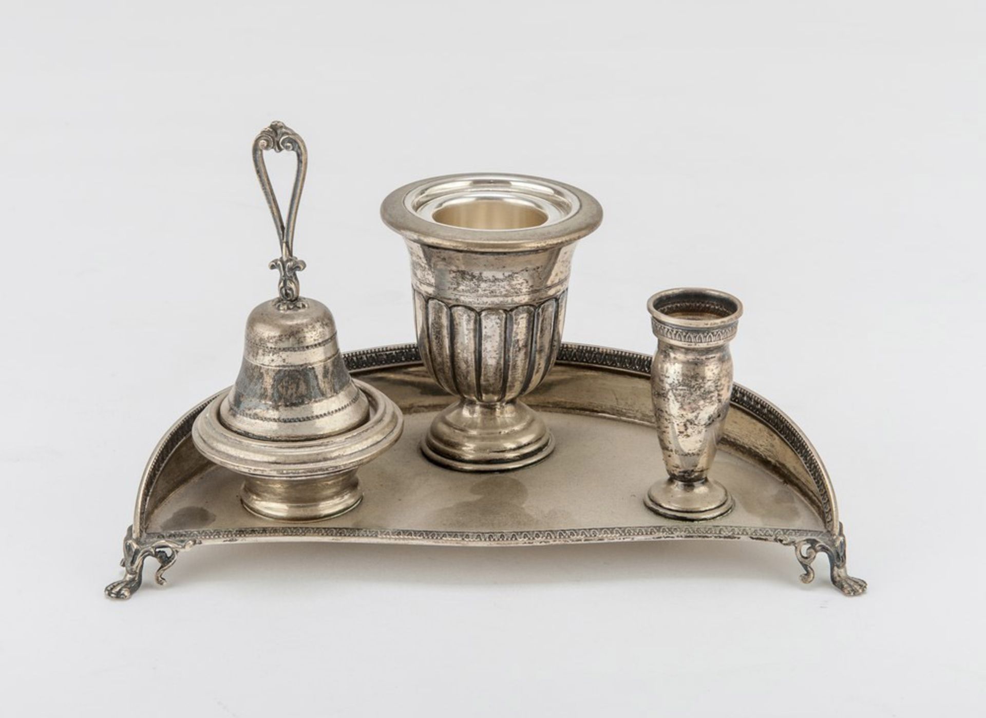 SILVER-PLATED INKWELL, 20TH CENTURY shaped as crescent complete of bell. Measures cm. 12 x 22 x