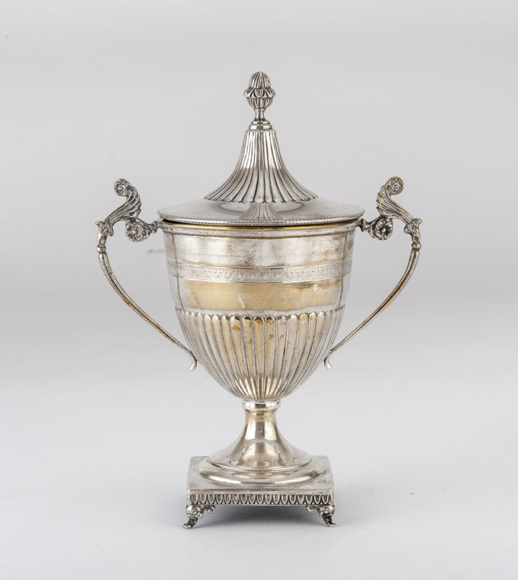SILVER SUGAR BOWL, PUNCH KINGDOM OF ITALY, FLORENCE 1934/1944 Measures cm. 26 x 18 x 12, weight