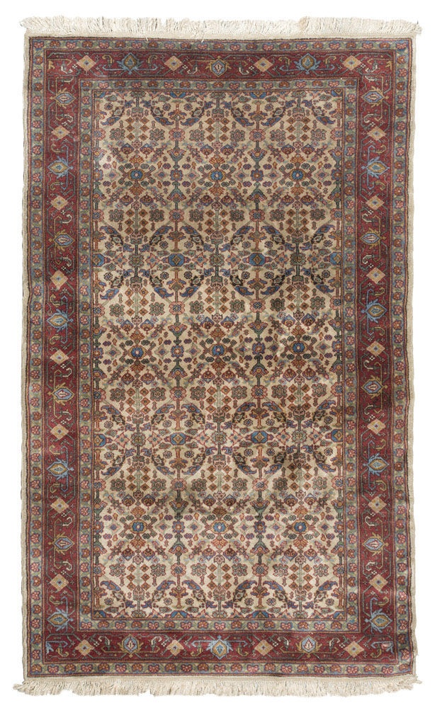 Balkan carpet, mid 20th century. Measures cm. 245 x 150. TAPPETO BALCANICO, METÀ XX SECOLO a disegno