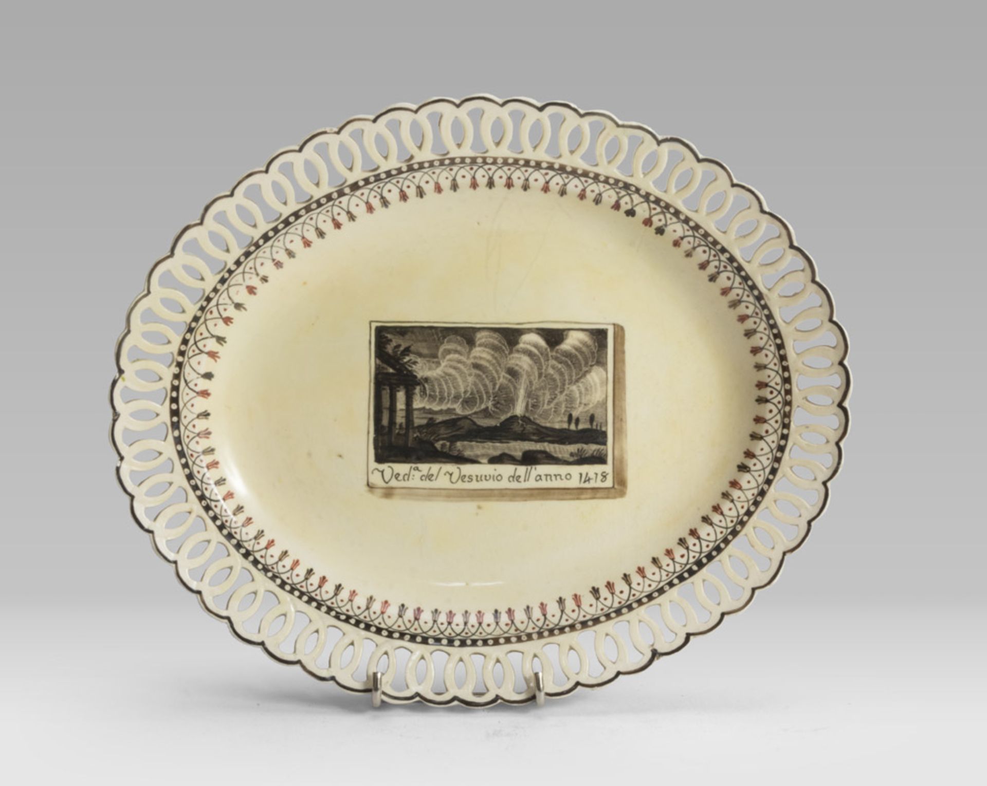 EARTHENWARE DISH, NAPLES SECOLO to enamel cream, with ground centered with view of the Vesuvius of