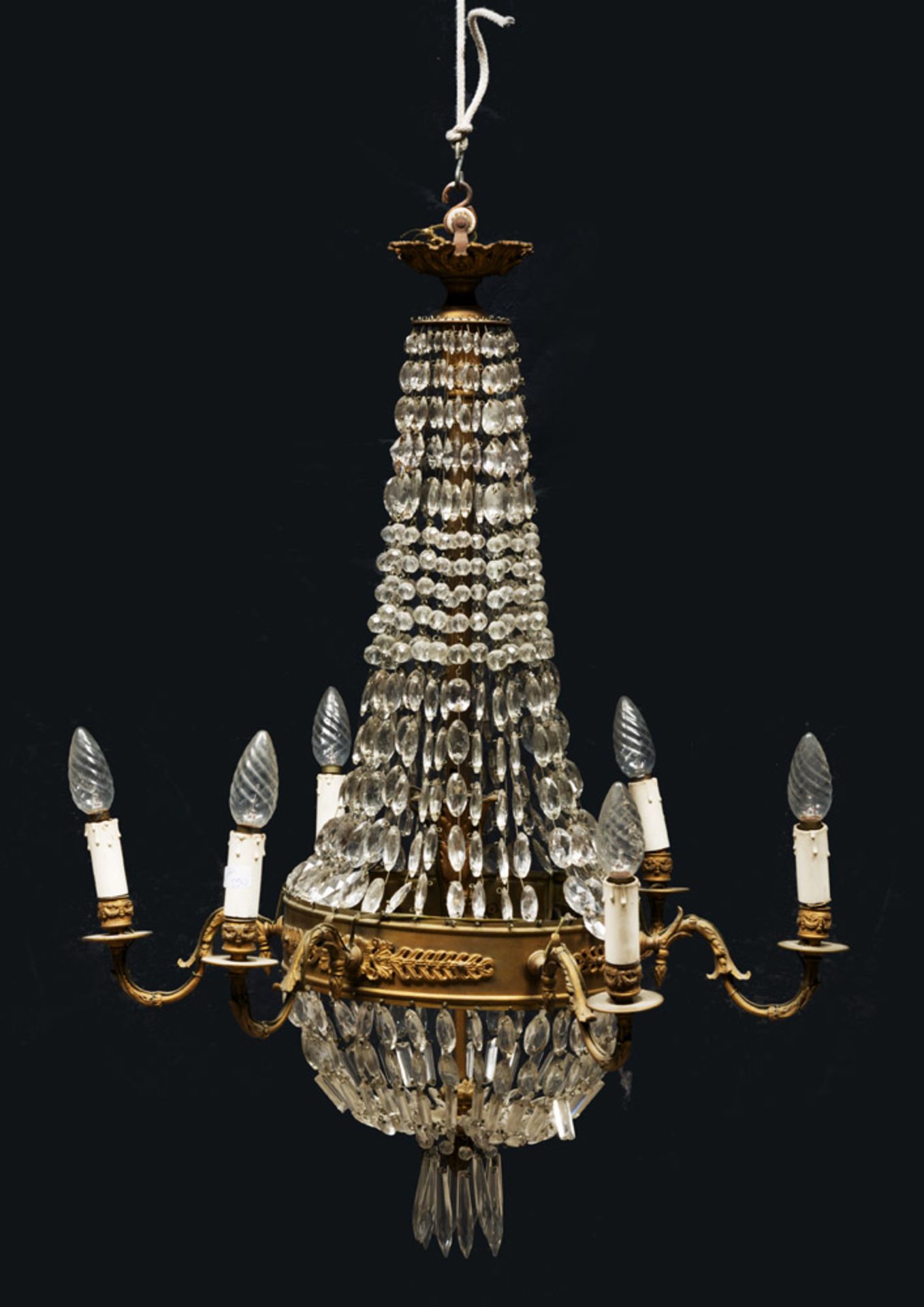 SMALL BELL CHANDELIER, 19TH CENTURY of line Empire, with crown in ormolu to six arms. Rows of