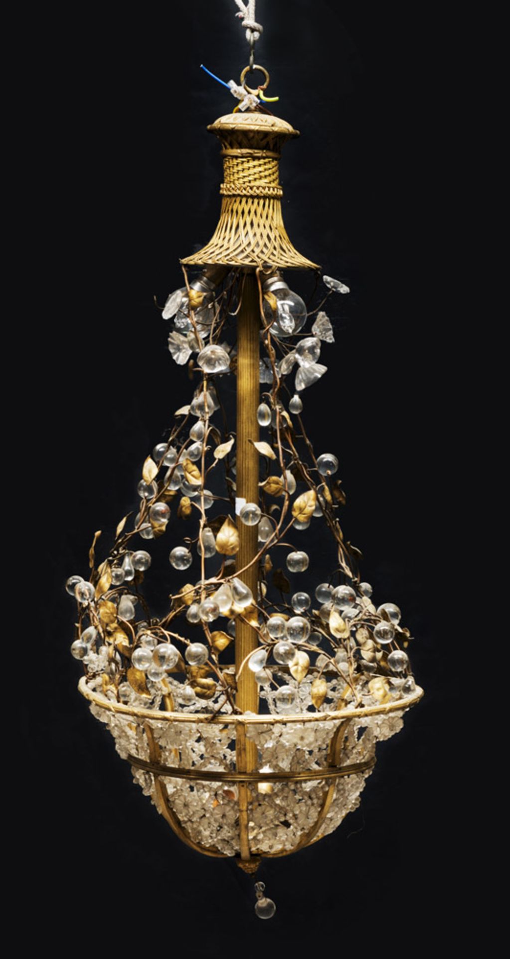 BELL CHANDELIER, 19TH CENTURY with stem in ormolu and rows in racemes gilt iron with glasses sphere.