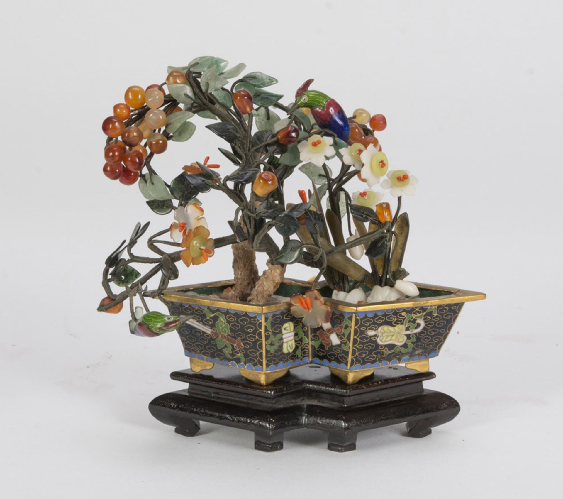 GROUP IN HARD STONES AND CLOISONNÉ METAL, CHINA, 20TH CENTURY