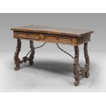 BEAUTIFUL LYRA TABLE IN WALNUT, ROME O TUSCAN LATE 17TH CENTURY