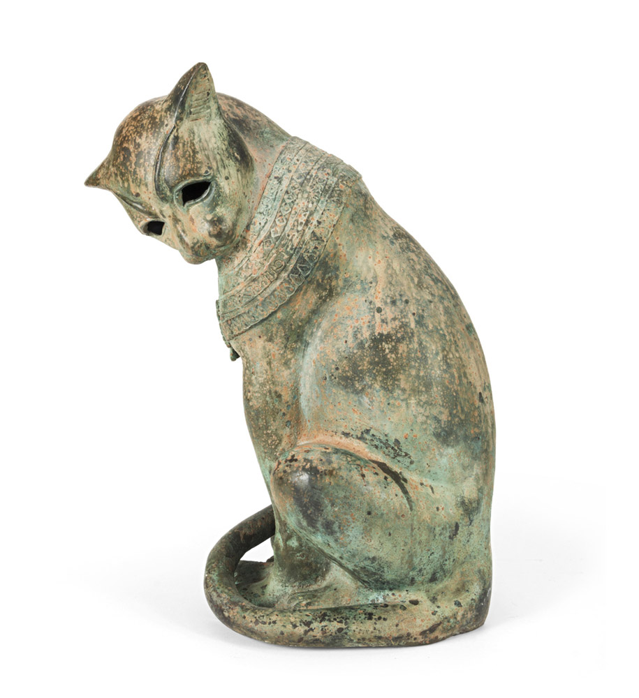 SCULPTURE OF CAT IN BRONZE, CHINA EARLY 20TH CENTURY