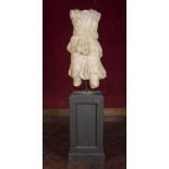 ROMAN WOMAN'S STATUE IN WHITE STATUARY MARBLE, ROMAN MANUFACTURE 18TH CENTURY