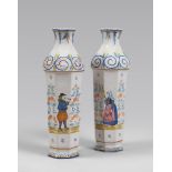 A PAIR OF CERAMIC VASES, QUIMPER FRANCIA LATE 19TH CENTURY