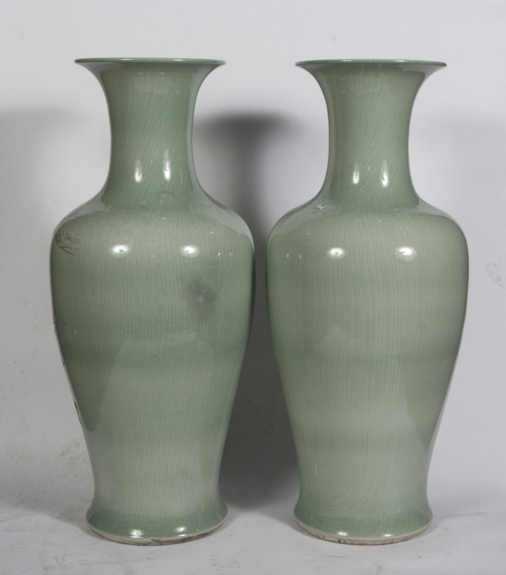 A PAIR OF LARGE VASES, CHINA, 20TH CENTURY