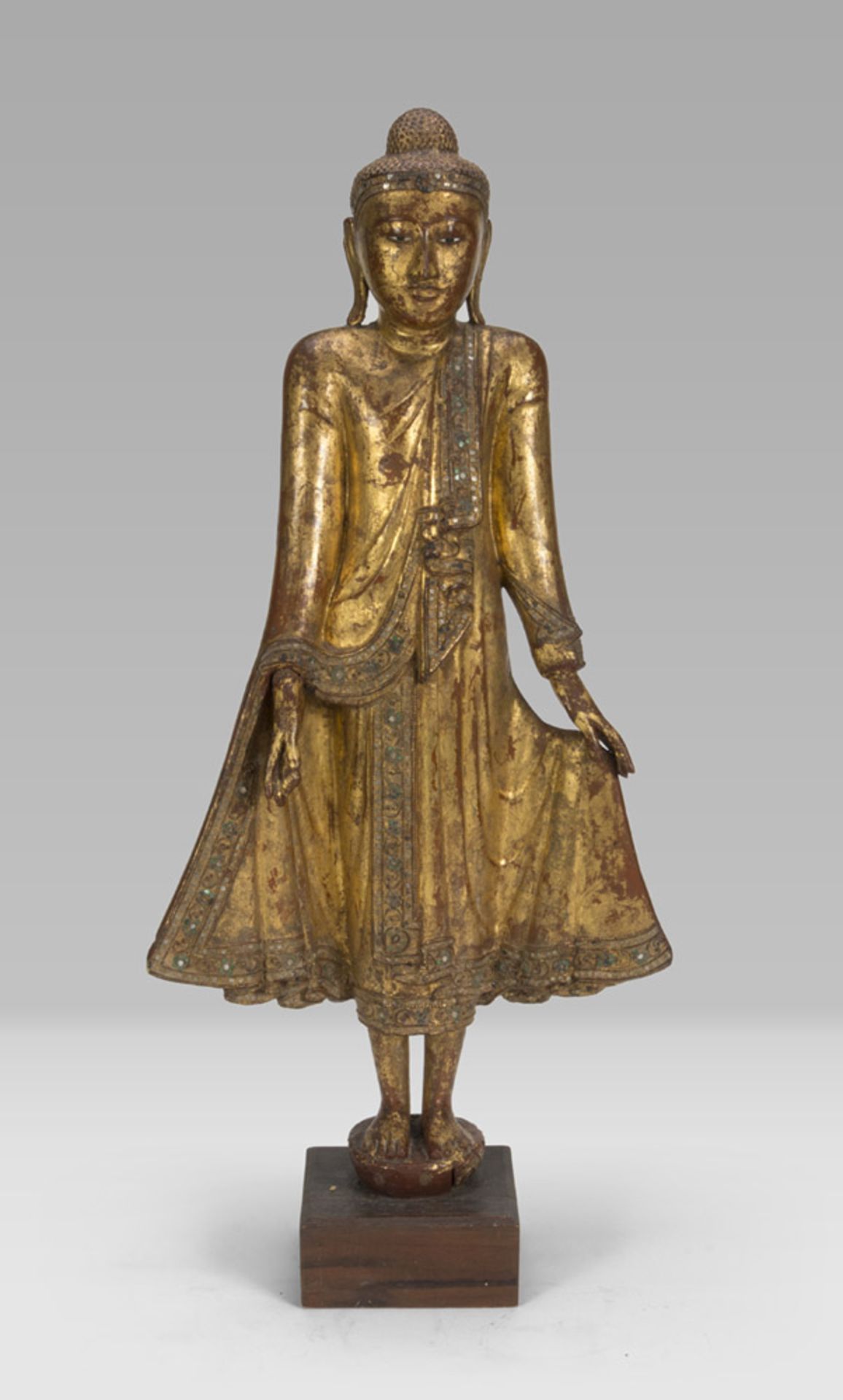 RED AND GOLD LACQUERED WOOD SCULPTURE, BURMA, EARLY 20TH CENTURY