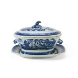 WHITE AND BLUE PORCELAIN TUREEN WITH TRAY, CHINA, LATE 18TH - EARLY 19TH CENTURY