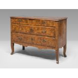 BEAUTIFUL CHEST OF DRAWER IN WALNUT AND BRIAR WALNUT, TUSCAN LATE 18TH CENTURY