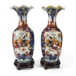 A PAIR OF PORCELAIN VASES IN POLYCHROME ENAMEL, JAPAN, EARLY 20TH CENTURY