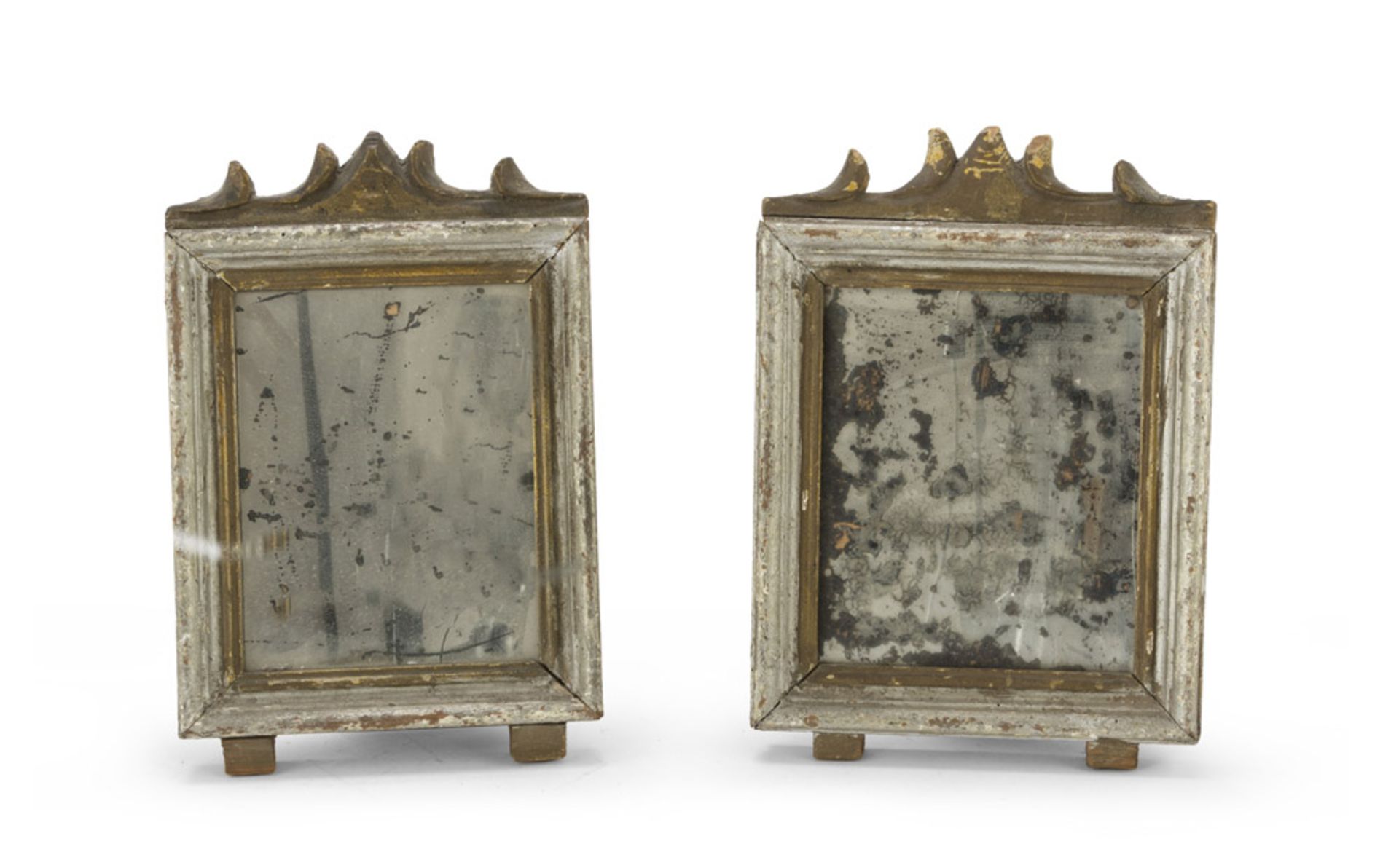 PAIR OF SNALL MIRRORS IN SILVER-PLATED WOOD – LATE 18TH CENTURY