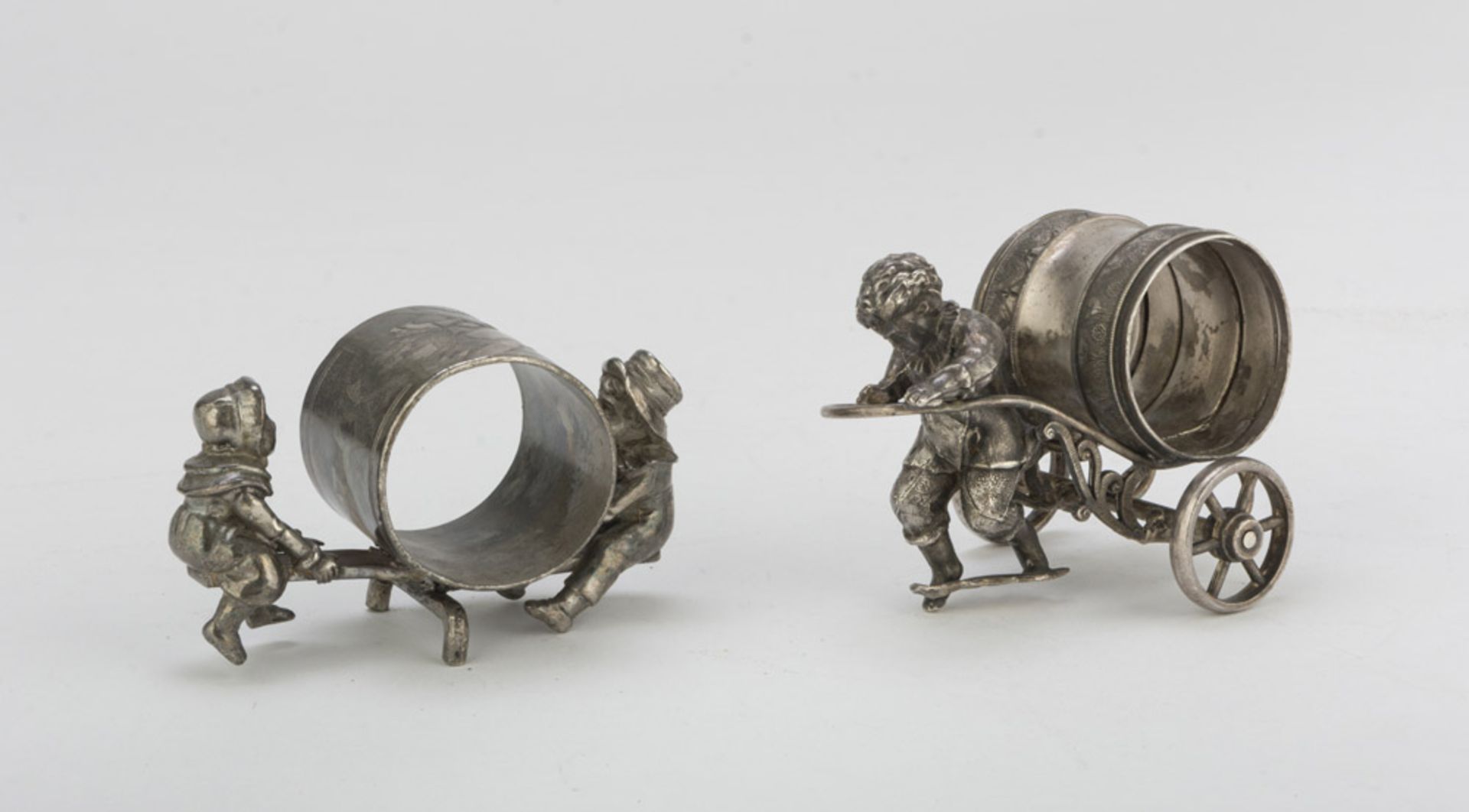 A PAIR OF NAPKIN HOLDERS IN PEWTER – PUNCH WMF – EARLY 20TH CENTURY