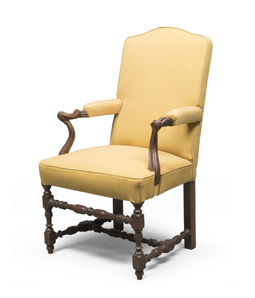 WALNUT ARMCHAIR – ITALY NORTHERN 18TH CENTURY