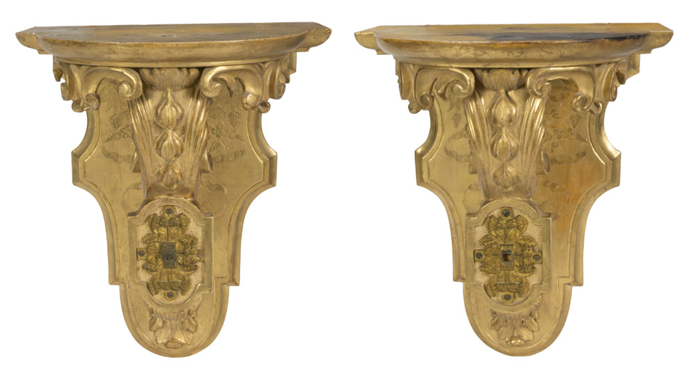 A PAIR OF SHELVES IN GILT WOOD – 19TH CENTURY