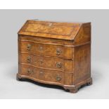 BEAUTIFUL FLIP TOP CABINET IN WALNUT AND BRIAR WALNUT – VENETIAN 18TH CENTURY