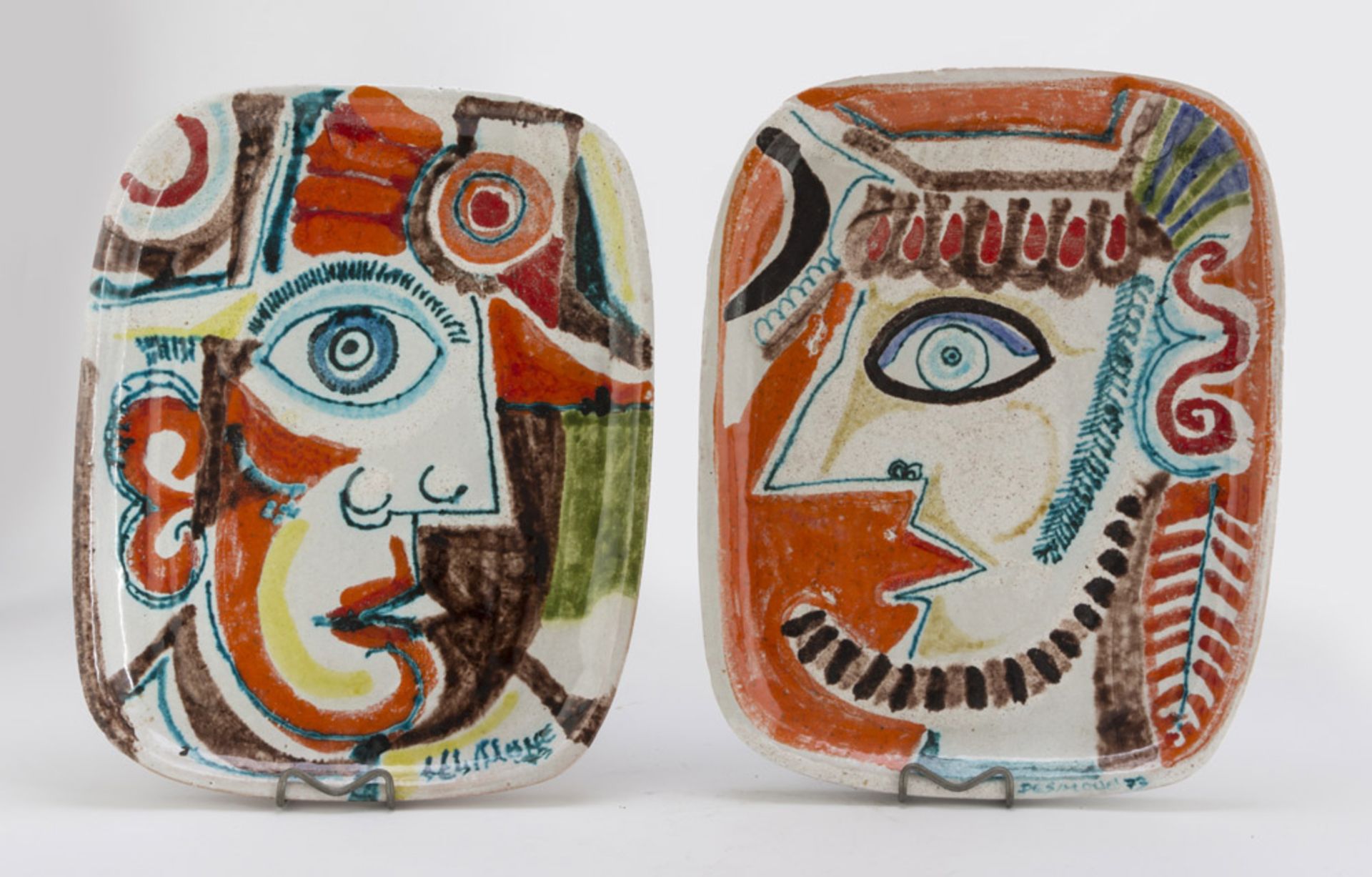 A PAIR OF CERAMIC DISHES – DATED 1973